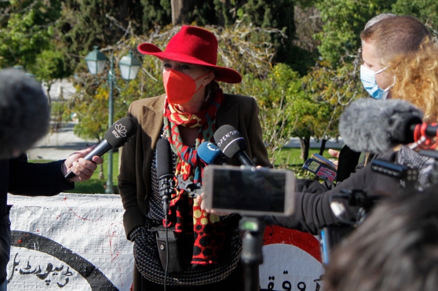 Η Ολλανδή δημοσιογράφος σε εκδήλωση για τους πρόσφυγες