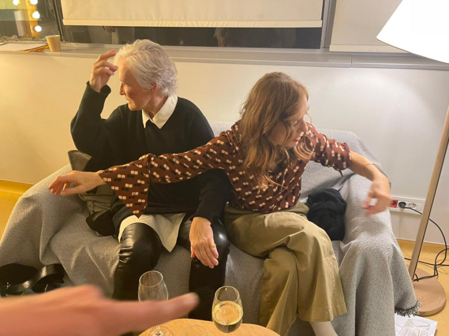 Όλη η Αθήνα-μαζί και η Γκλέν Γκλόουζ-είδαν τον «Γυάλινο Κόσμο» με την Ιζαμπέλ Ιπέρ