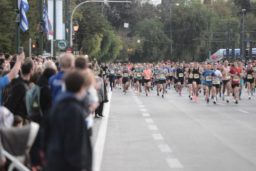 Φωτογραφίες από την κούρσα των 10 χλμ στον 38ο Μαραθώνιο της Αθήνας, οι κυκλοφοριακές ρυθμίσεις 