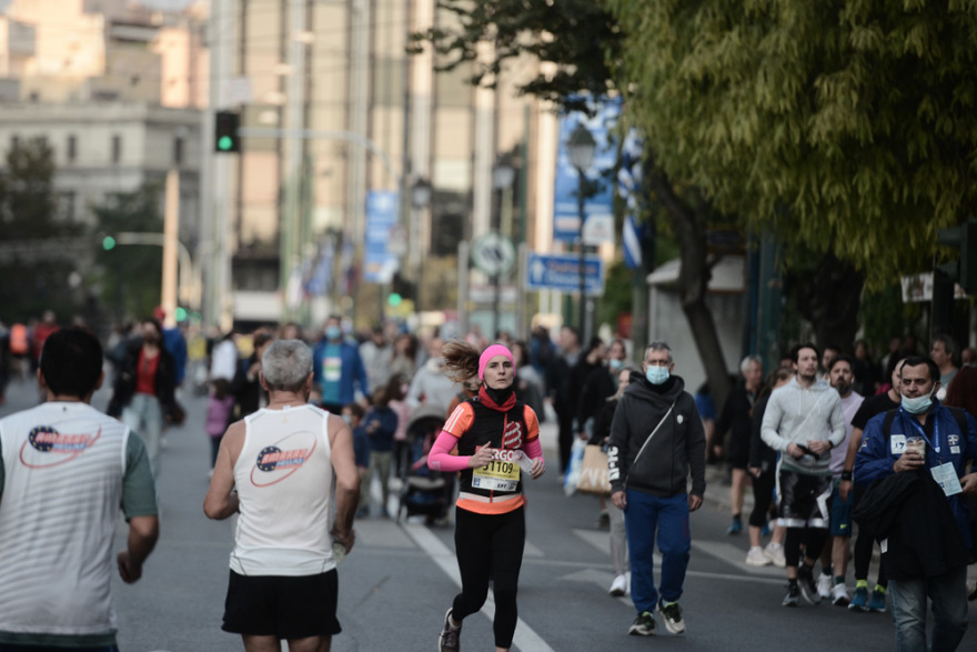 Φωτογραφίες από την κούρσα των 10 χλμ στον 38ο Μαραθώνιο της Αθήνας, οι κυκλοφοριακές ρυθμίσεις 