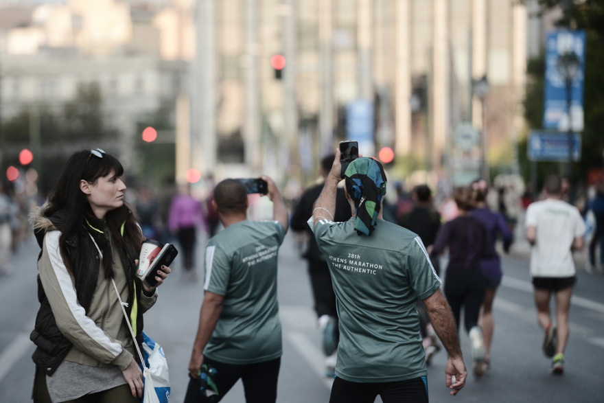 Φωτογραφίες από την κούρσα των 10 χλμ στον 38ο Μαραθώνιο της Αθήνας, οι κυκλοφοριακές ρυθμίσεις 
