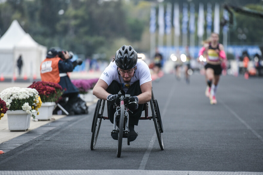Ο 38ος Αυθεντικός Μαραθώνιος της Αθήνας σε 25 κλικ