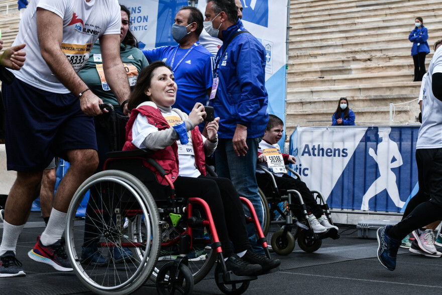 Ο 38ος Αυθεντικός Μαραθώνιος της Αθήνας σε 25 κλικ