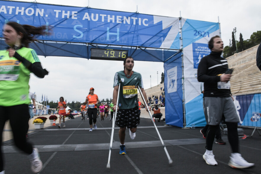 Ο 38ος Αυθεντικός Μαραθώνιος της Αθήνας σε 25 κλικ