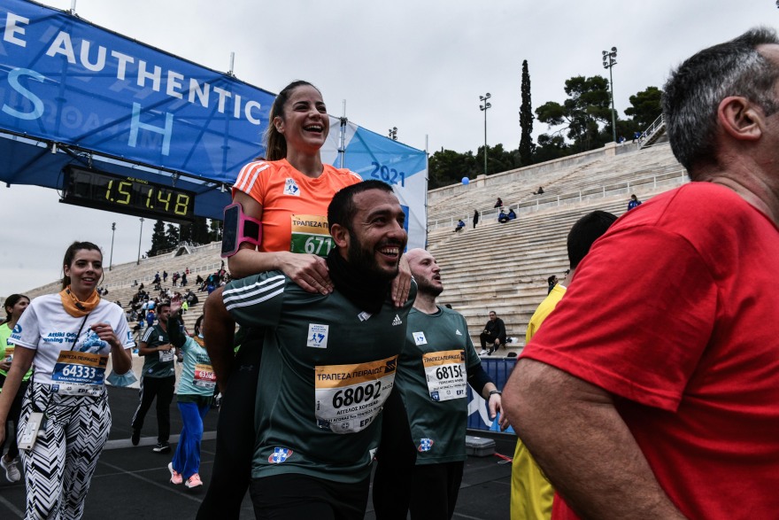 Ο 38ος Αυθεντικός Μαραθώνιος της Αθήνας σε 25 κλικ