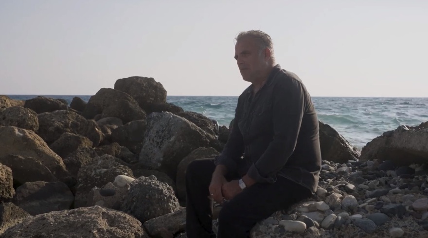 «Γη της Ελιάς»: Η Ιουλία κι ο Στάθης προσπαθούν να διαχειριστούν τον χωρισμό τους