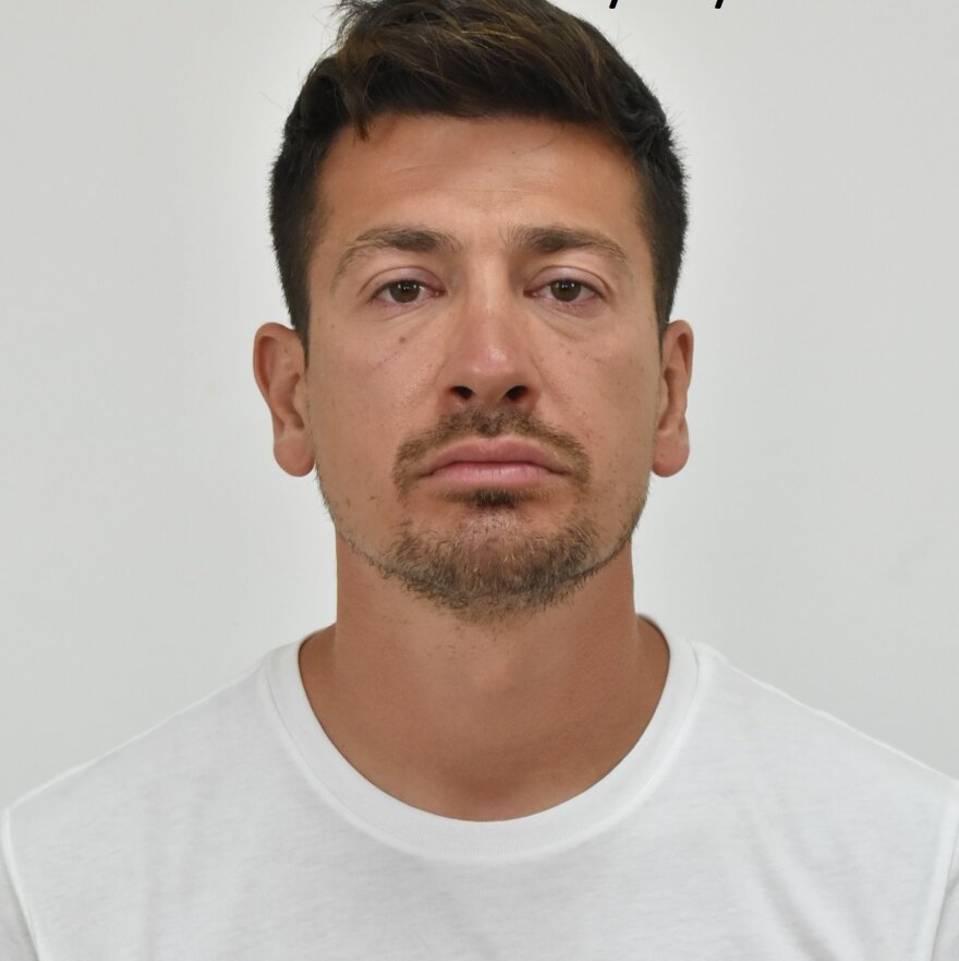 Αυτός είναι ο 34χρονος προπονητής τένις που κατηγορείται για σεξουαλική κακοποίηση δύο ανήλικων αθλητριών του