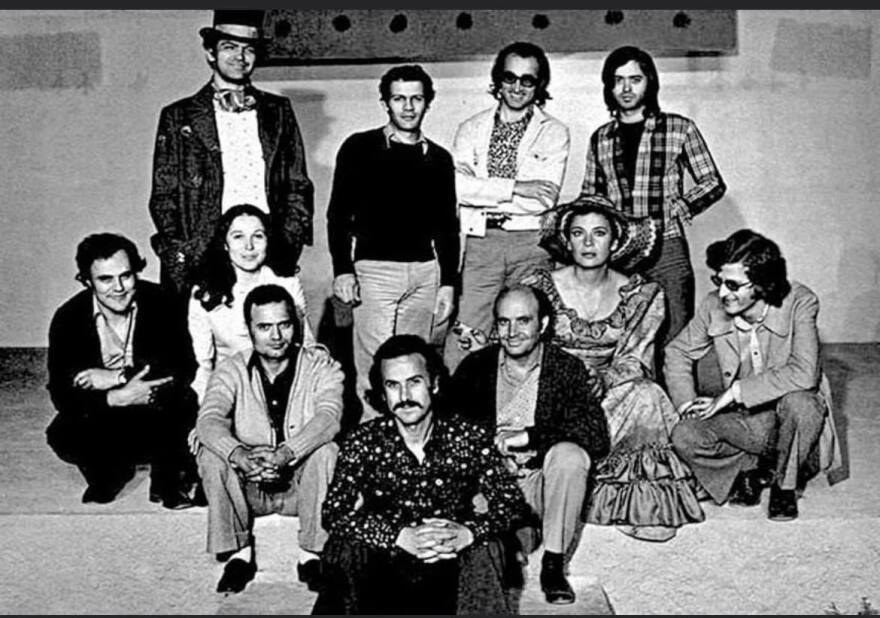 Πέθανε ο Στέλιος Αεράκης, μουσικός του Νίκου Ξυλούρη και «ψυχή» της κρητικής δισκογραφίας