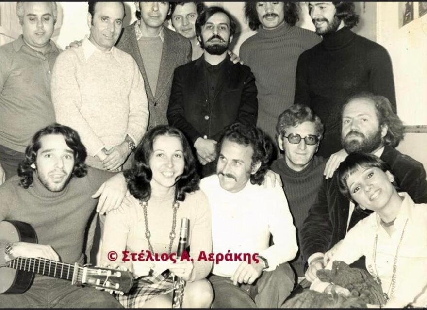 Πέθανε ο Στέλιος Αεράκης, μουσικός του Νίκου Ξυλούρη και «ψυχή» της κρητικής δισκογραφίας