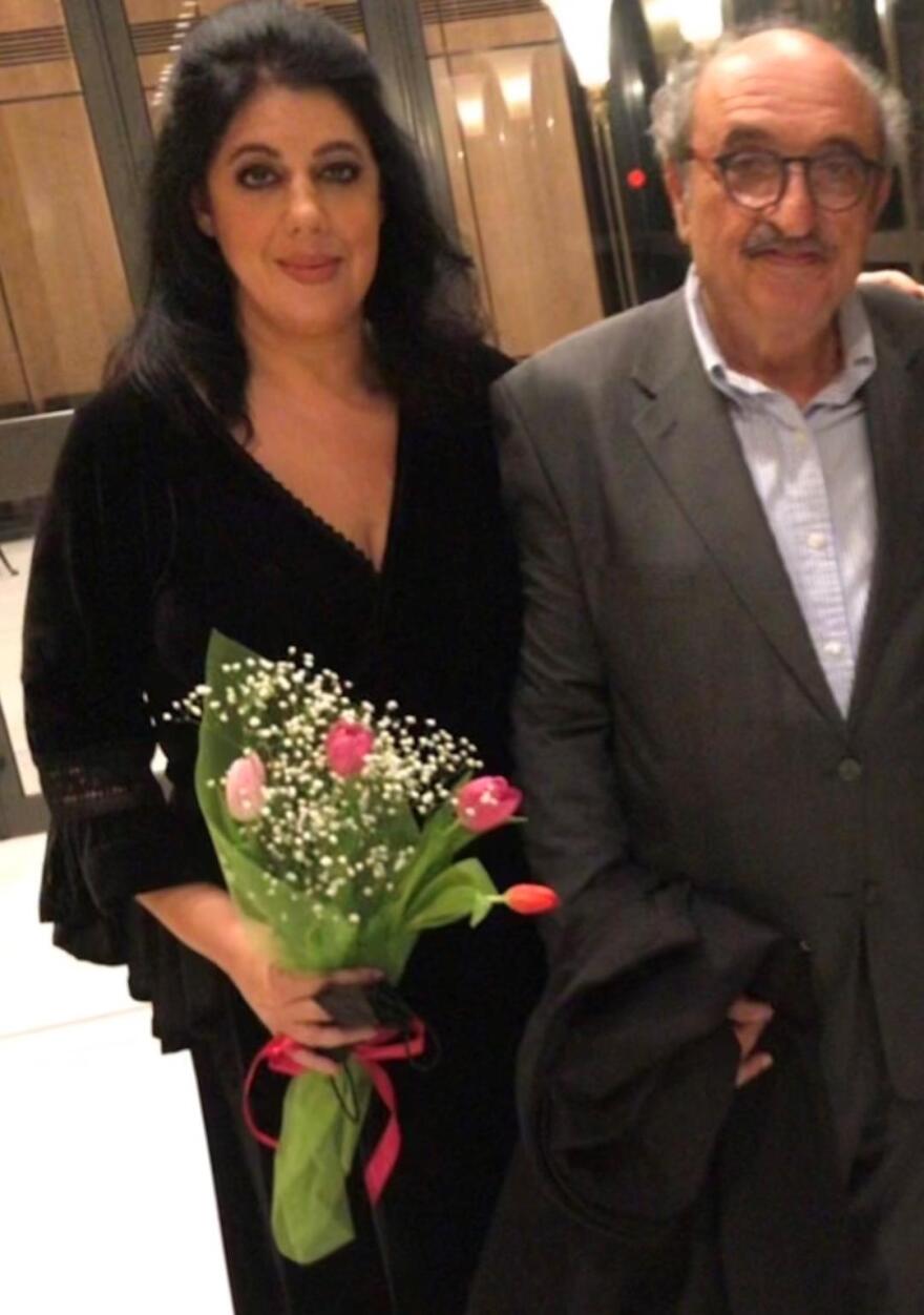 Μίκης Θεοδωράκης: Η συγκινητική συναυλία - αφιέρωμα στη μνήμη του  και τα λουλούδια στην άδεια θέση του