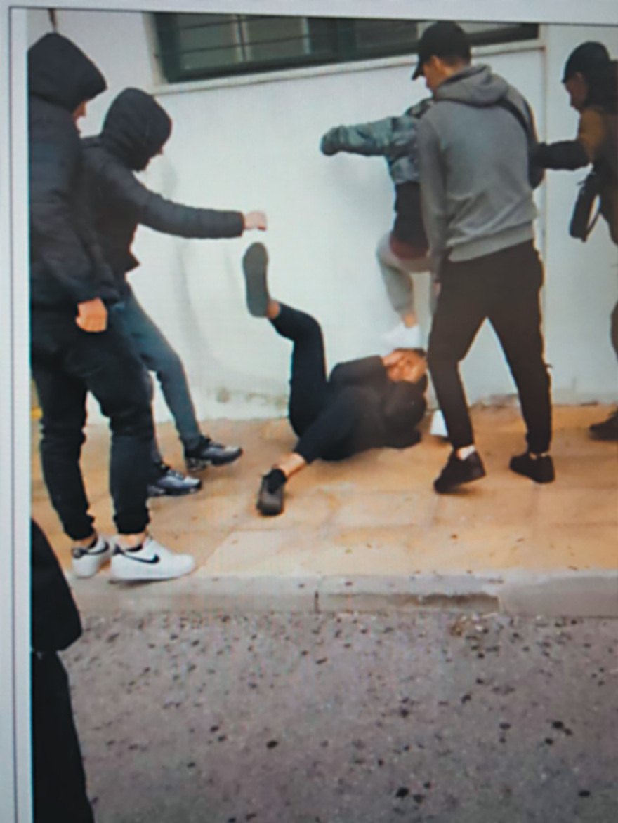 Αθήνα: Συμμορίες ανηλίκων σπέρνουν τον τρόμο στις γειτονιές της πρωτεύουσας