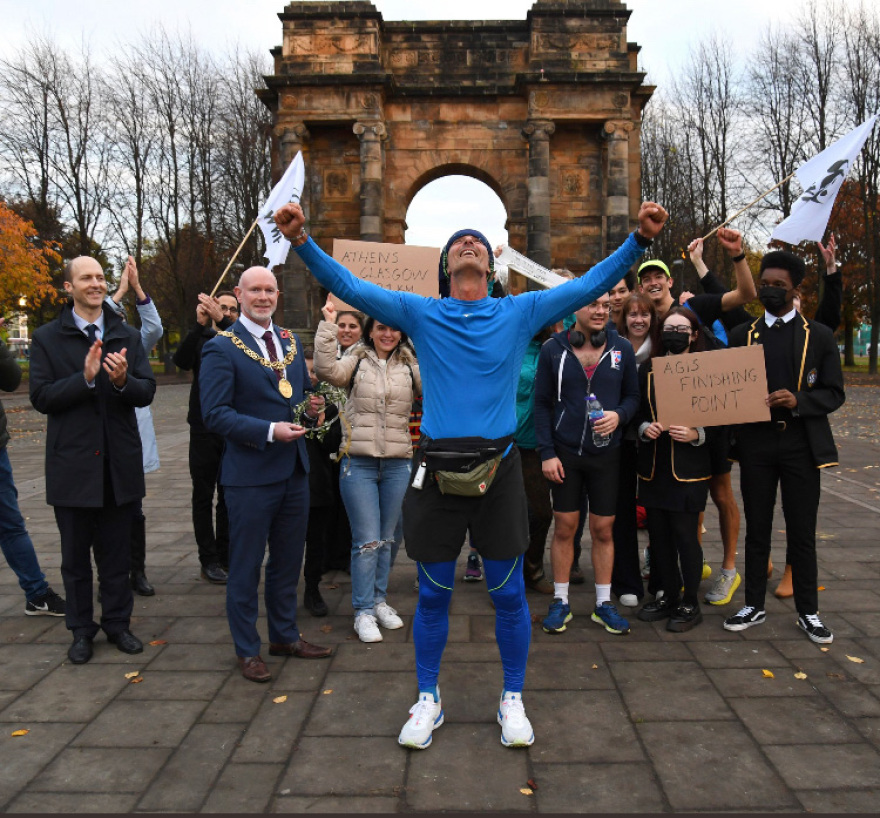 Άγης Εμμανουήλ: Ο ηθοποιός που έτρεξε 2.421 χιλιόμετρα για την κλιματική αλλαγή εξιστορεί την εμπειρία του