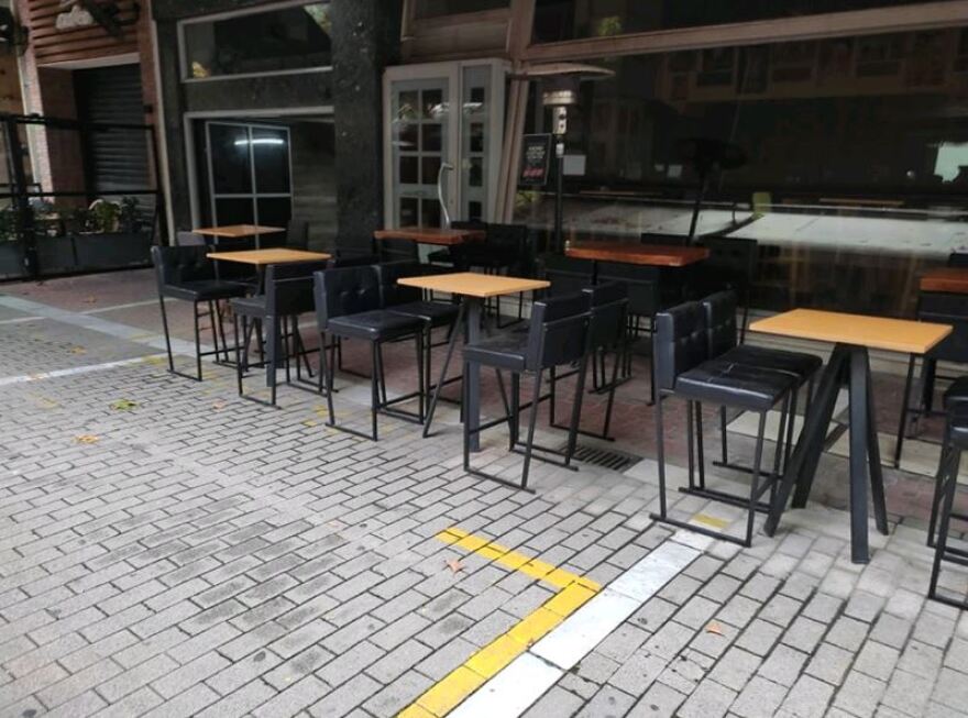 Κατέβασε ρολά η εστίαση, άδειασαν οι πλατείες - Τι ζητούν οι ιδιοκτήτες 