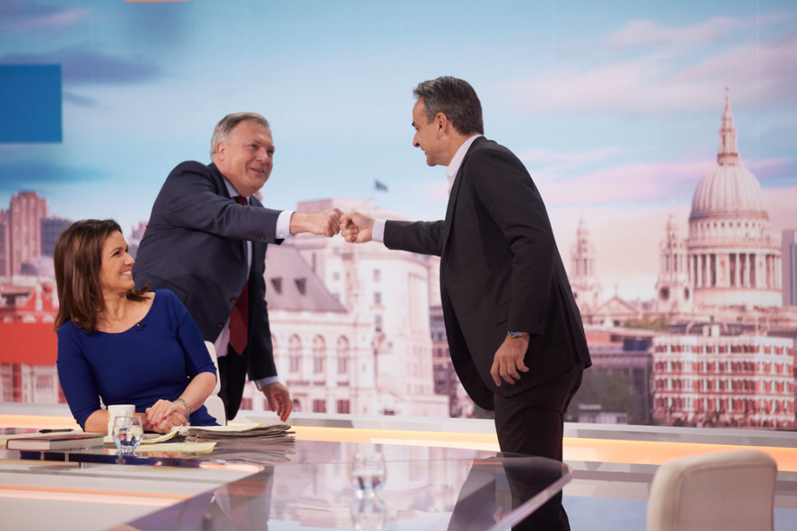 «Να ανταλλάξουμε τον Τζόνσον με τον Μητσοτάκη» -  Δείτε τα σχόλια των Βρετανών στο twitter μετά την συνέντευξη Μητσοτάκη