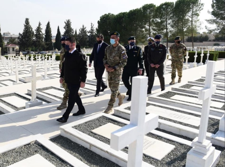 Στην Κύπρο ο Χαρδαλιάς: Επισκέφτηκε την ΕΛΔΥΚ - Συναντήσεις με τον Αρχιεπίσκοπο Κύπρου και τον Έλληνα Πρέσβη