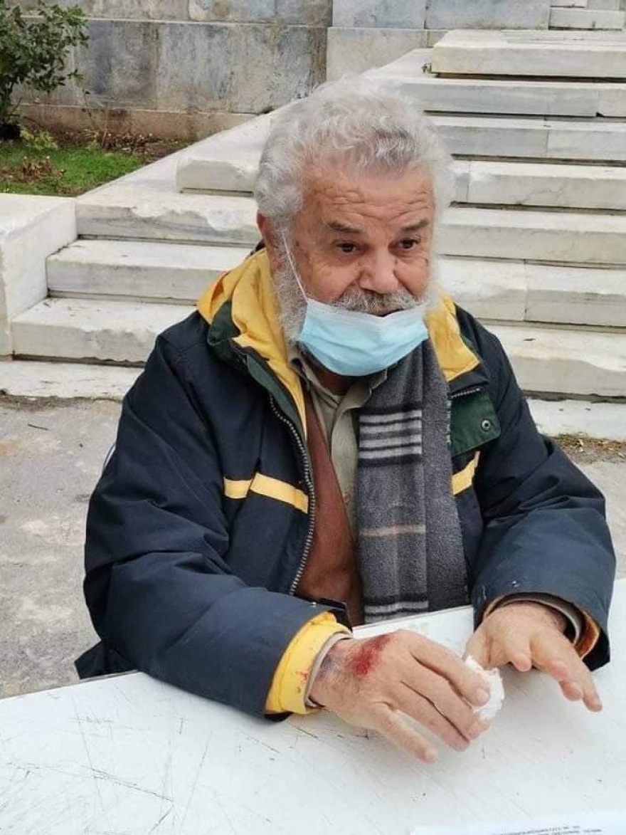 «Μπούλινγκ» από τους μπαχαλάκηδες στο Πολυτεχνείο - Έδιωξαν  βουλευτές και χτύπησαν τον αντιστασιακό Μανιό