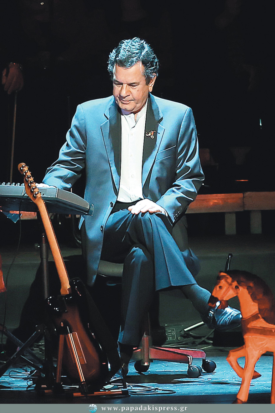 Σταμάτης Σπανουδάκης: Ποια είναι η γυναίκα που τον θέλει για πατέρα  