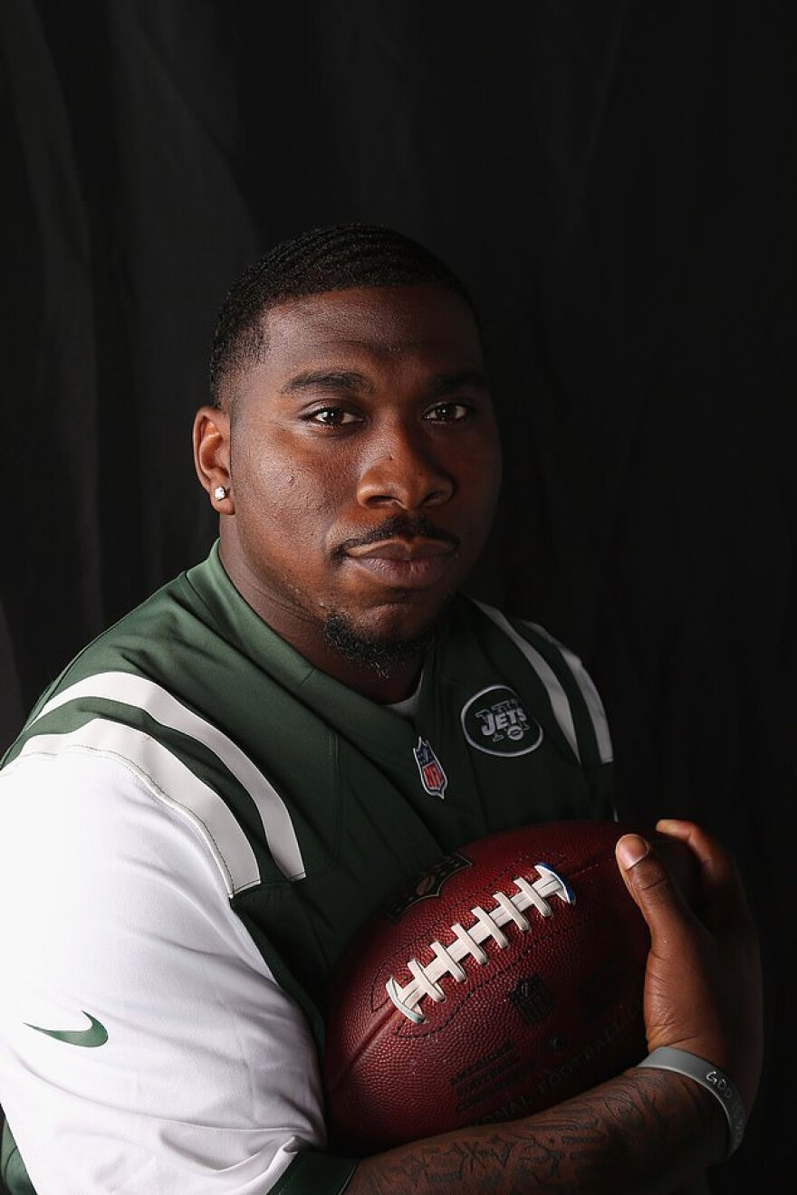 Σάλος με το βίντεο πρώην παίκτη του NFL που χτυπάει βίαια τη σύντροφό του μπροστά στο μωρό τους