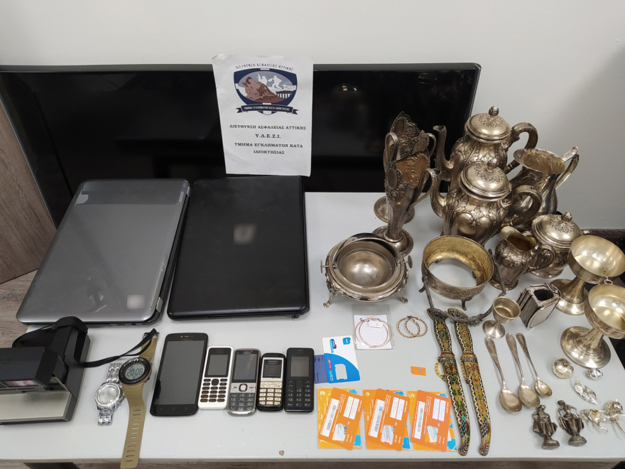 Εξαρθρώθηκε σπείρα διαρρηκτών που είχε ρημάξει το Παγκράτι - Το κόλπο με τον σκύλο και το... «σημάδεμα»