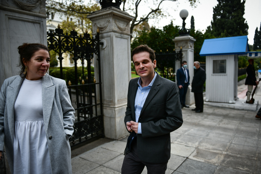 Κωνσταντίνος Ρόζης: Ποιος είναι ο 26χρονος που συνόδευε όλη μέρα τον Κυριάκο Μητσοτάκη στα πλαίσια της DUODay