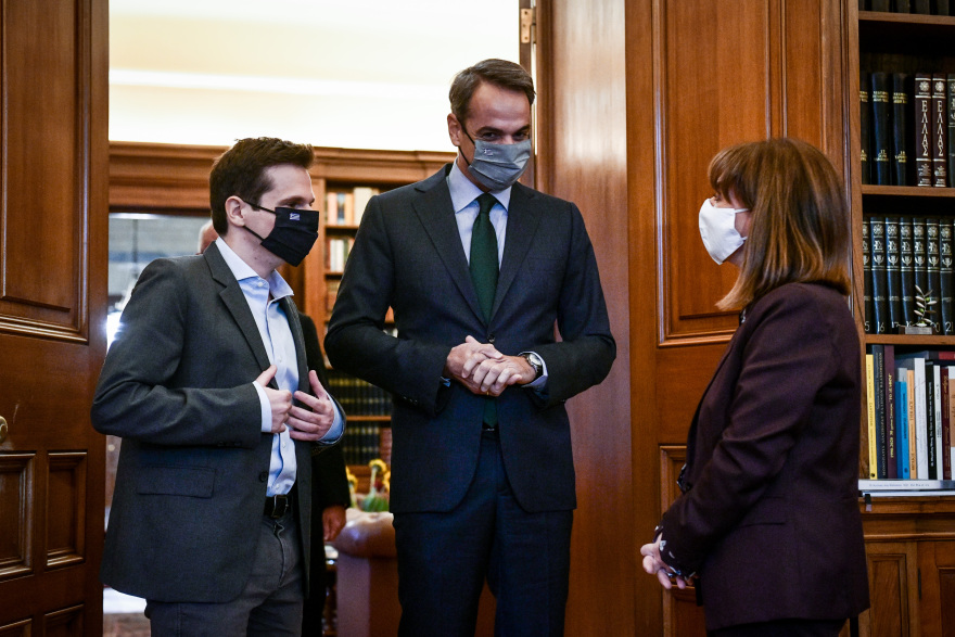 Κωνσταντίνος Ρόζης: Ποιος είναι ο 26χρονος που συνόδευε όλη μέρα τον Κυριάκο Μητσοτάκη στα πλαίσια της DUODay