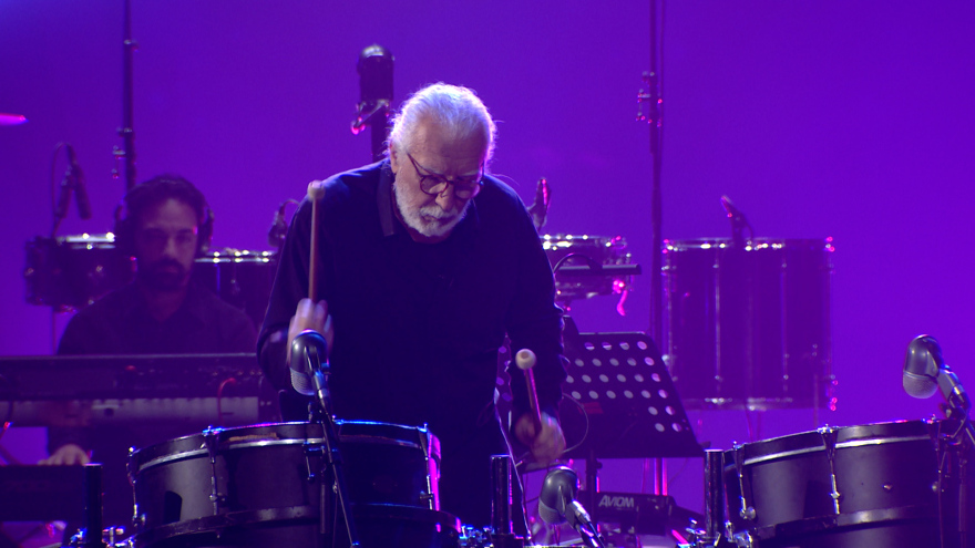 «Σπίτι με το MEGA»: Η Πέγκυ Ζήνα υμνεί τον έρωτα σε μία ξεχωριστή βραδιά