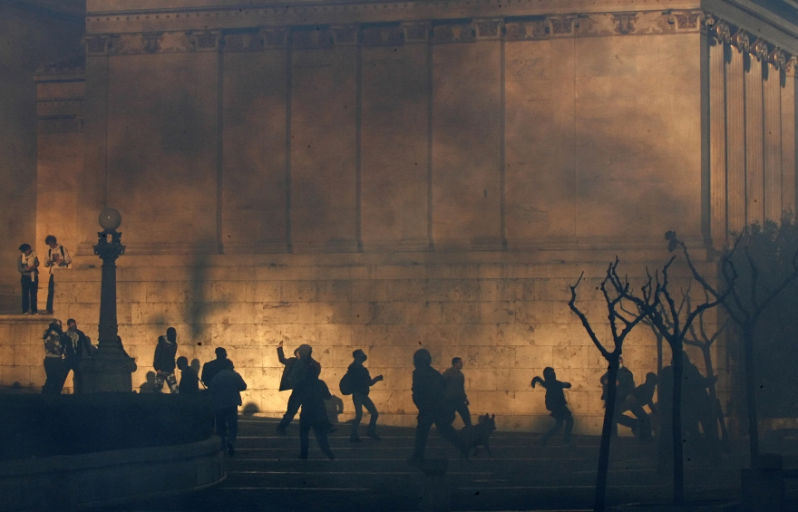 Το Δημόσιο θα πληρώσει τα «σπασμένα» 1,8 εκατ. ευρώ του «μαύρου» Δεκέμβρη του 2008 