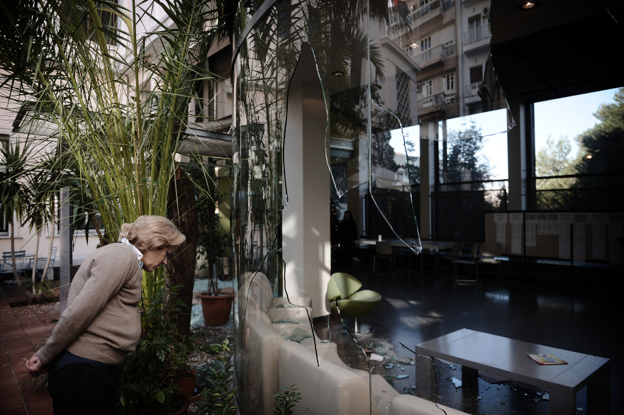 Το Δημόσιο θα πληρώσει τα «σπασμένα» 1,8 εκατ. ευρώ του «μαύρου» Δεκέμβρη του 2008 