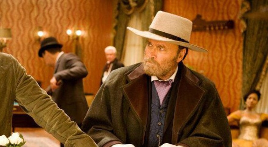 Ο «Τζάγκο» κλείνει τα 80 και... παραμένει ερωτευμένος με την Βανέσα Ρεντγκρέιβ