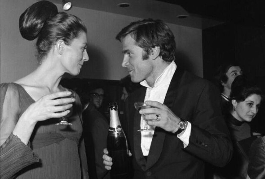 Ο «Τζάγκο» κλείνει τα 80 και... παραμένει ερωτευμένος με την Βανέσα Ρεντγκρέιβ