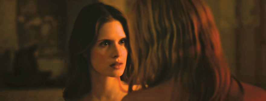 Δάφνη Πατακιά: Μια Ελληνίδα σταρ στο μοναστήρι της ακολασίας 