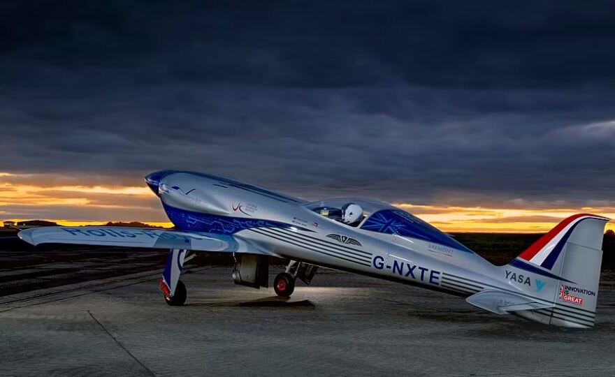 Rolls Royce: Έφτιαξε το πιο γρήγορο ηλεκτρικό αεροπλάνο στον Κόσμο