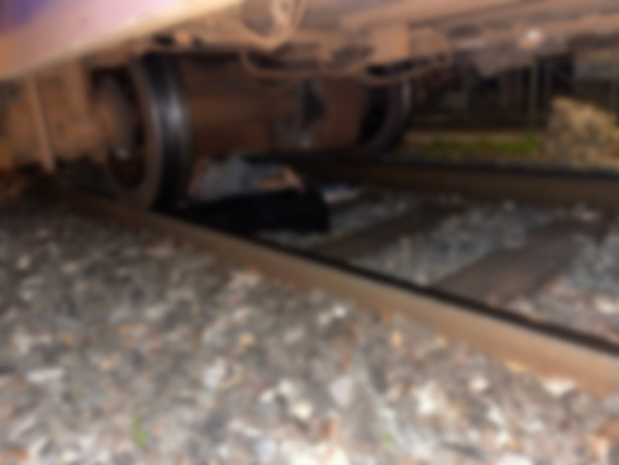 Προσοχή, σκληρές εικόνες: Τρένο παρέσυρε γυναίκα στην Κωνσταντινουπόλεως