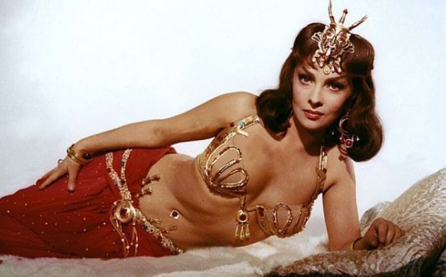 Τζίνα Λολομπρίτζιτα: «Σου τρώει τα λεφτά» λένε οι συγγενείς της για τον 34χρονο σύντροφό της!