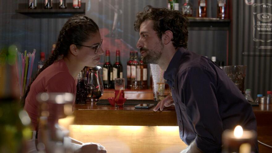 «Άσε μας ρε μαμά»: Όσο ο Θωμάς συνεχίζει να διεκδικεί την Ρωξάνη, τόσο ο θυμός του Δημήτρη μεγαλώνει