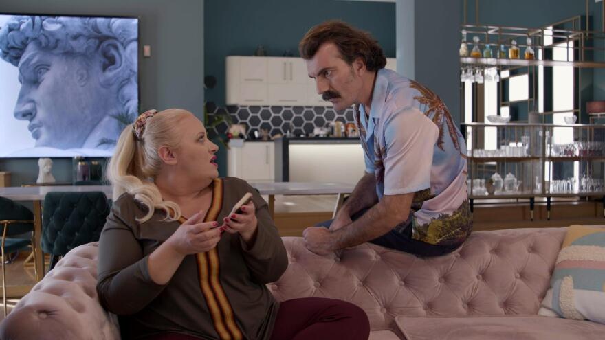 «Άσε μας ρε μαμά»: Όσο ο Θωμάς συνεχίζει να διεκδικεί την Ρωξάνη, τόσο ο θυμός του Δημήτρη μεγαλώνει