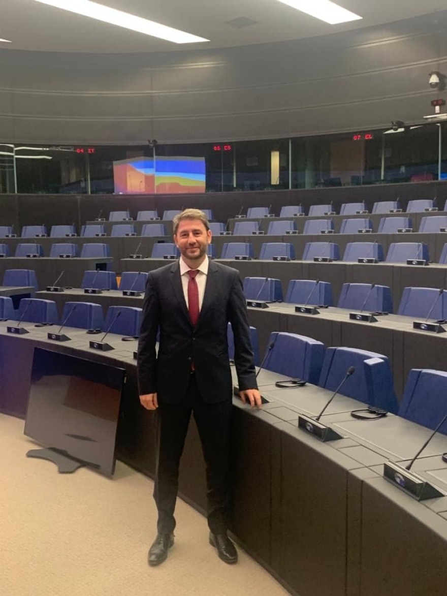 Το όνομα του Ανδρέα Παπανδρέου πήρε αίθουσα του Ευρωπαϊκού Κοινοβουλίου