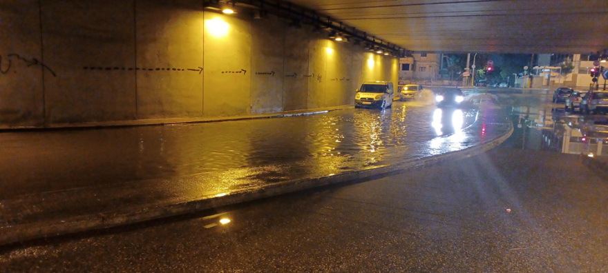 Κακοκαιρία: Προβλήματα από την έντονη βροχόπτωση στην Αττική - Ποιες περιοχές πλήττονται
