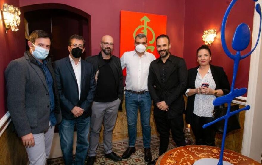 Τρισδιάστατα έργα τέχνης στον Πειραιά, στην έκθεση ζωγραφικής του Γιάννη Απέργη 