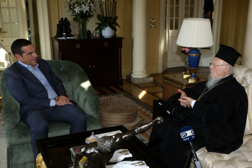 Τσίπρας στον Οικουμενικό Πατριάρχη Βαρθολομαίο: Να υπερασπιστούμε την επιστήμη και την ζωή με μήνυμα για τον εμβολιασμό
