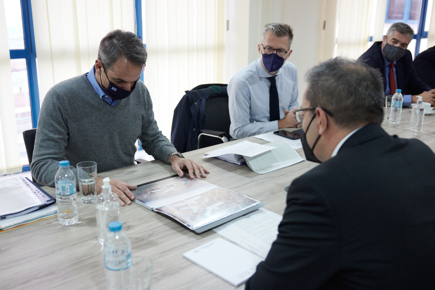 Μητσοτάκης: Aκούστε τις ιστορίες όσων βρέθηκαν στην εντατική ανεμβολίαστοι και είδαν τον χάρο κατάματα