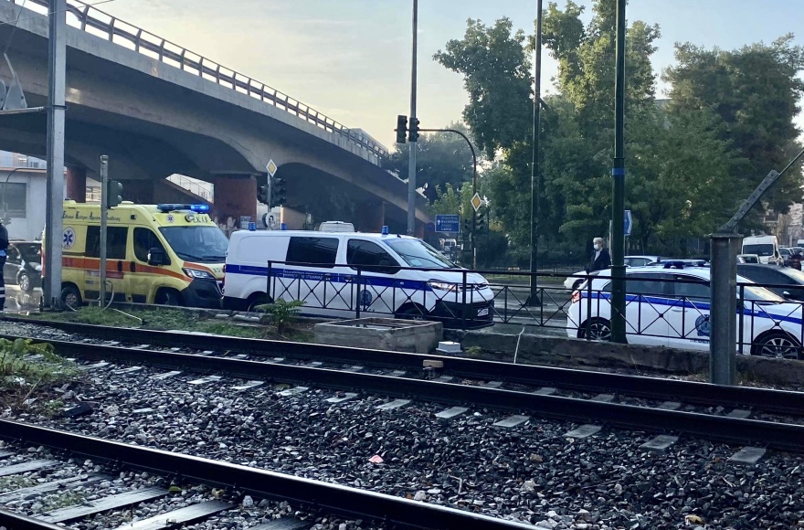 Νεκρός ο 33χρονος που παρασύρθηκε από τρένο σε αφύλαχτη διάβαση στο Μεταξουργείο