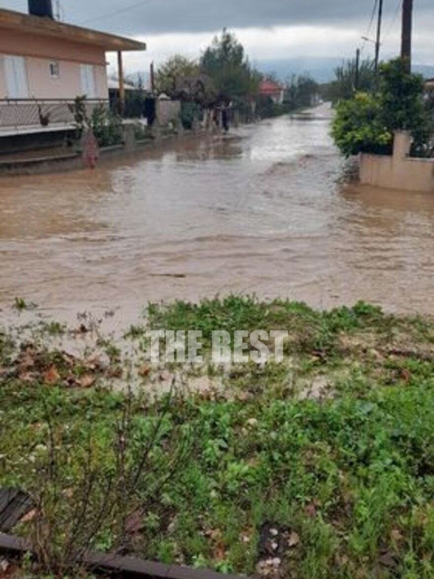 Καιρός: Πλημμύρισαν σπίτια, αποθήκες και καταστήματα στη Δυτική Αχαΐα