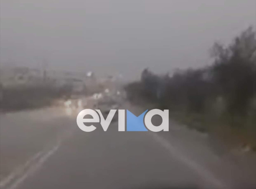 Κακοκαιρία: Πλημμύρισαν δρόμοι από την ισχυρή βροχόπτωση στην Εύβοια