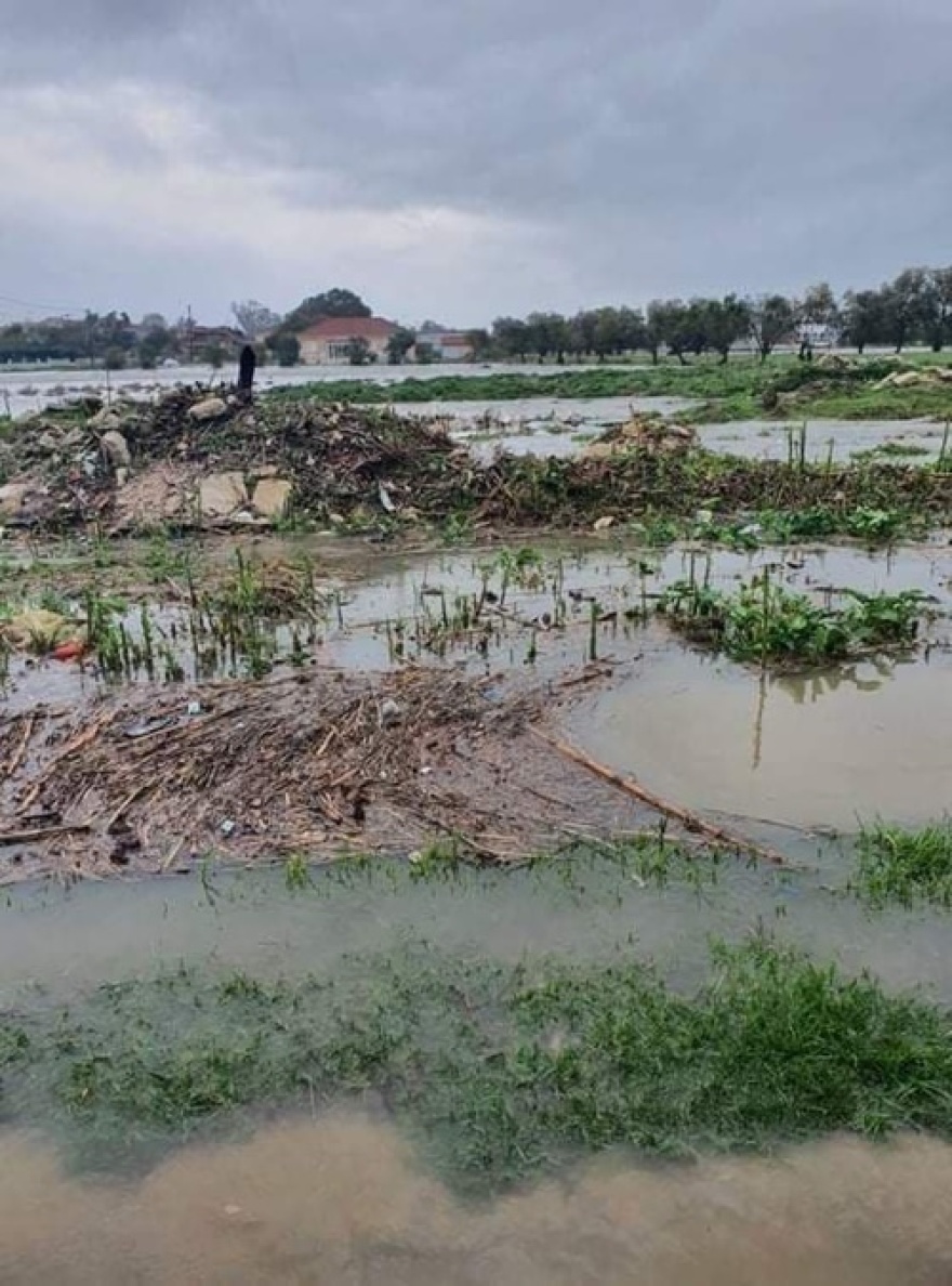 Καιρός: Η δυτική Ελλάδα στη «δίνη» της κακοκαιρίας - Διεκόπη η κυκλοφορία στην Πατρών - Πύργου, λόγω πλημμύρας  - Δείτε βίντεο