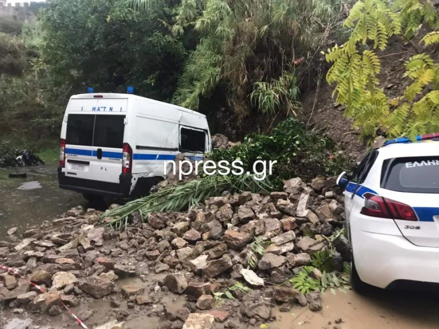 Καιρός: Η δυτική Ελλάδα στη «δίνη» της κακοκαιρίας - Διεκόπη η κυκλοφορία στην Πατρών - Πύργου, λόγω πλημμύρας  - Δείτε βίντεο