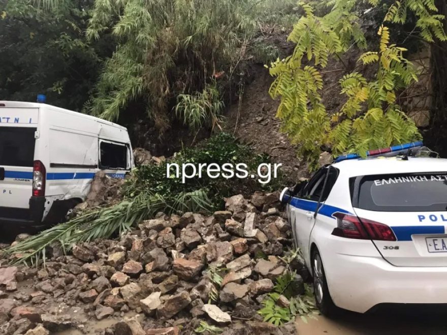 Καιρός: Η δυτική Ελλάδα στη «δίνη» της κακοκαιρίας - Διεκόπη η κυκλοφορία στην Πατρών - Πύργου, λόγω πλημμύρας  - Δείτε βίντεο