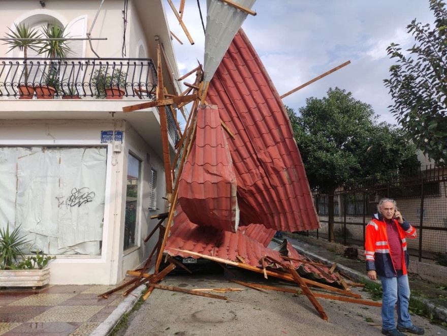 Καιρός: Η δυτική Ελλάδα στη «δίνη» της κακοκαιρίας - Διεκόπη η κυκλοφορία στην Πατρών - Πύργου, λόγω πλημμύρας  - Δείτε βίντεο