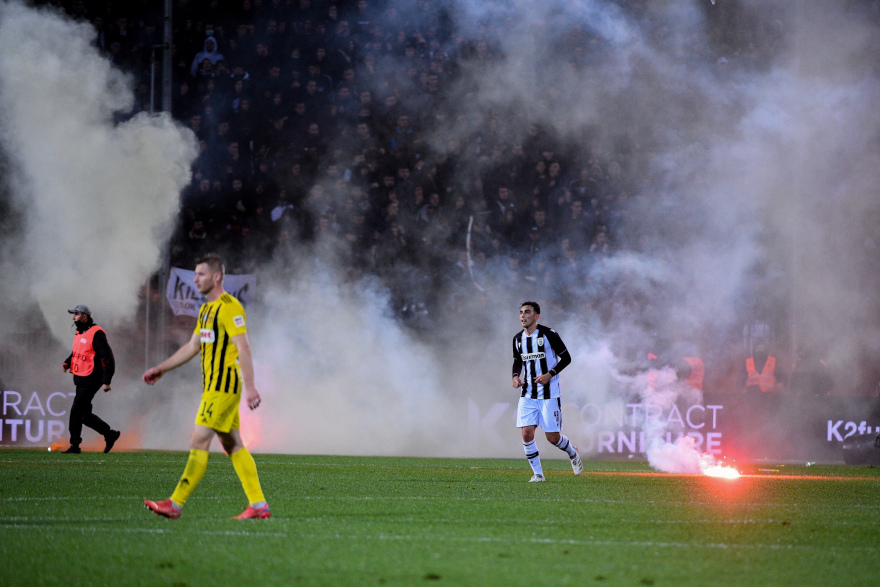 Δείτε φωτογραφίες από την εισβολή και τα επεισόδια των οπαδών του ΠΑΟΚ