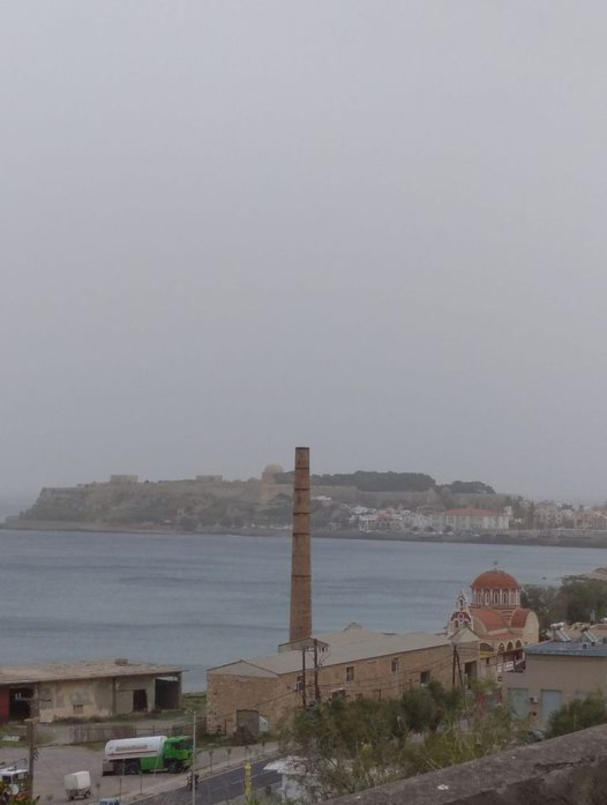 Η αφρικανική σκόνη «έπνιξε» την Κρήτη - Δείτε φωτογραφίες
